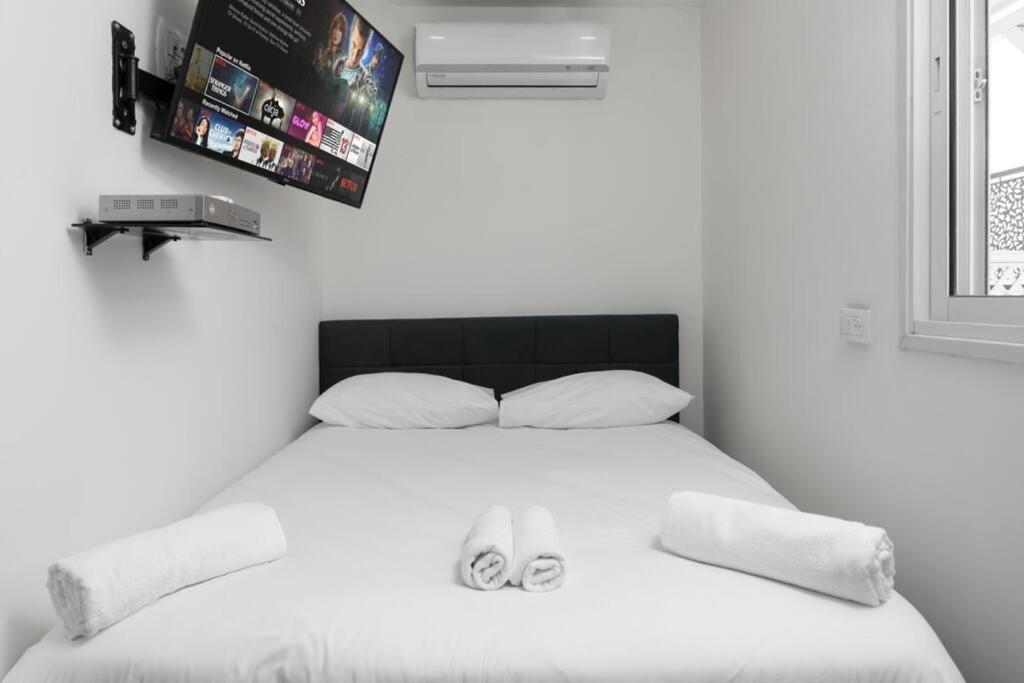 Apartamento אשראם 8-דירת חדר שינה וסלון עם מרפסת מודרנית במיקום מעולה Eilat Exterior foto